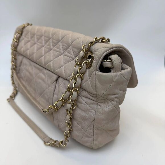 Chanel Women Pre-Loved Bag Very Good Condition - Picture 6 of 9